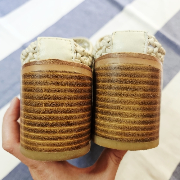 INTENTIONALLY BLANK Taupe Woven Mules With Stacked Heels Size 7 - Picture 8 of 15